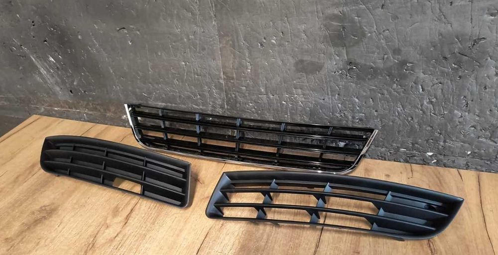 Set Grila Grile Bara fata VW Passat B6 2005-2010 (fara proiectoare)