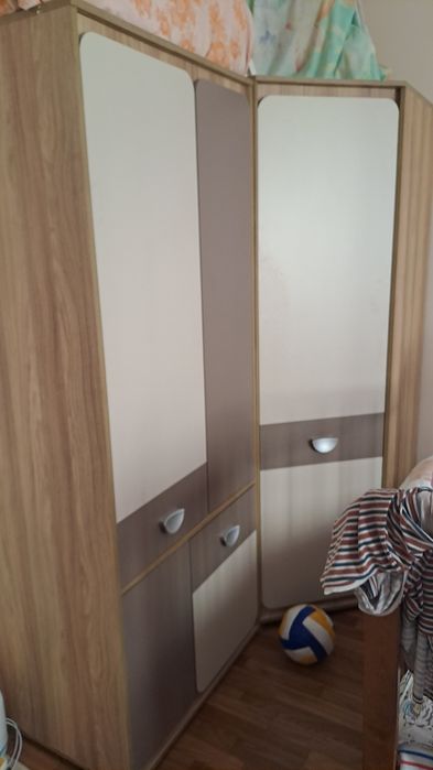 Продам 2 Шкафа  и комод