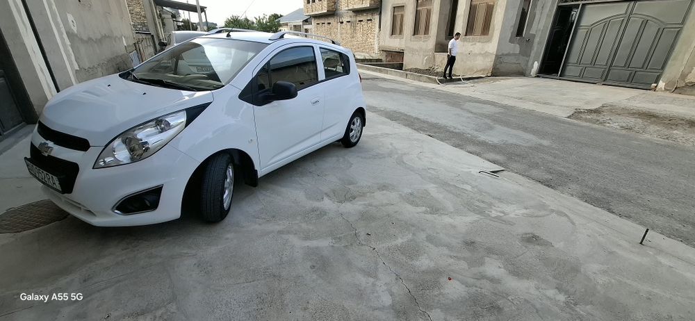 Spark 2020 yil yurgani 49000km benzinda polni radnoy.kiraskasi yo'q.