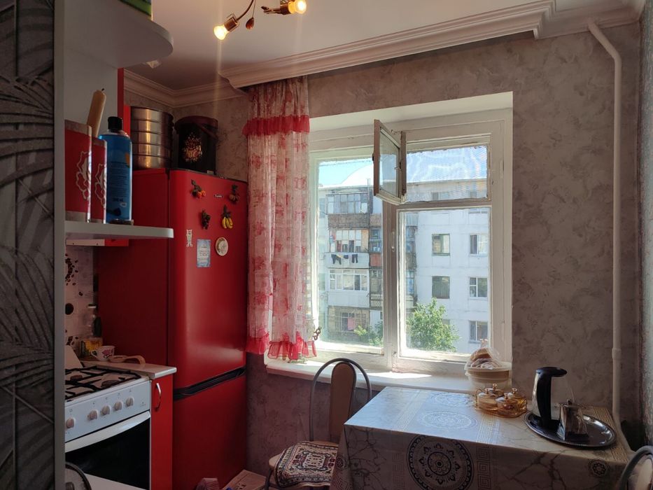 Продам 4 комн квартиру