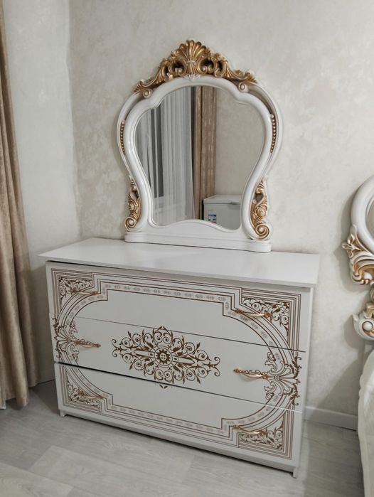 Продается спальный гарнитур