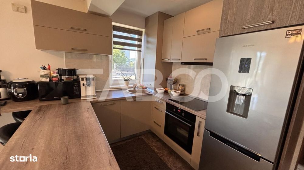 Apartament 3 camere de vanzare 65mpu cu loc de parcare
