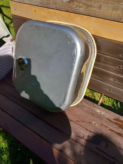 Мивка от алпака,здрава и дебела ламарина.от социализма