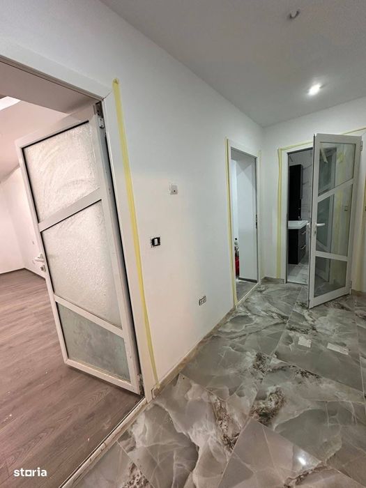 De vanzare apartament cu 3 camere, renovat, zona Restaurantului Bradu