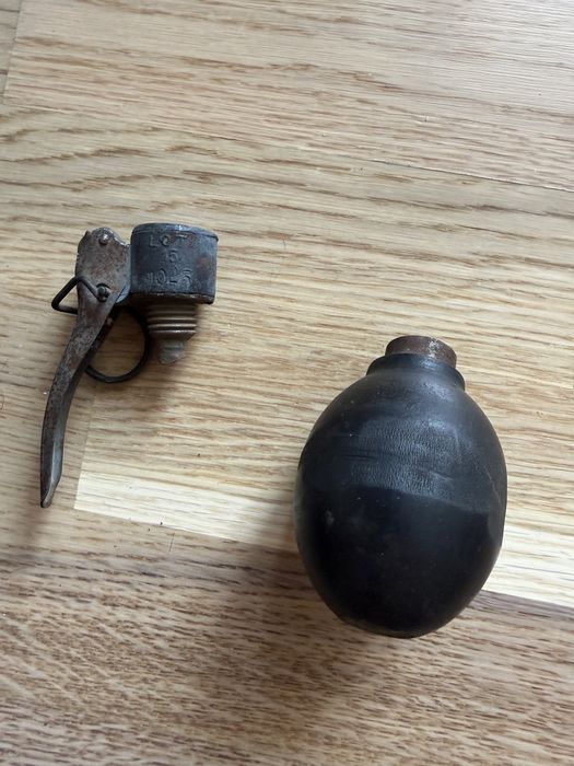 Grenadă veche decorativă / militară