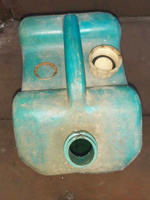 Пластмасови Туби за нафта 20 литра 4 броя