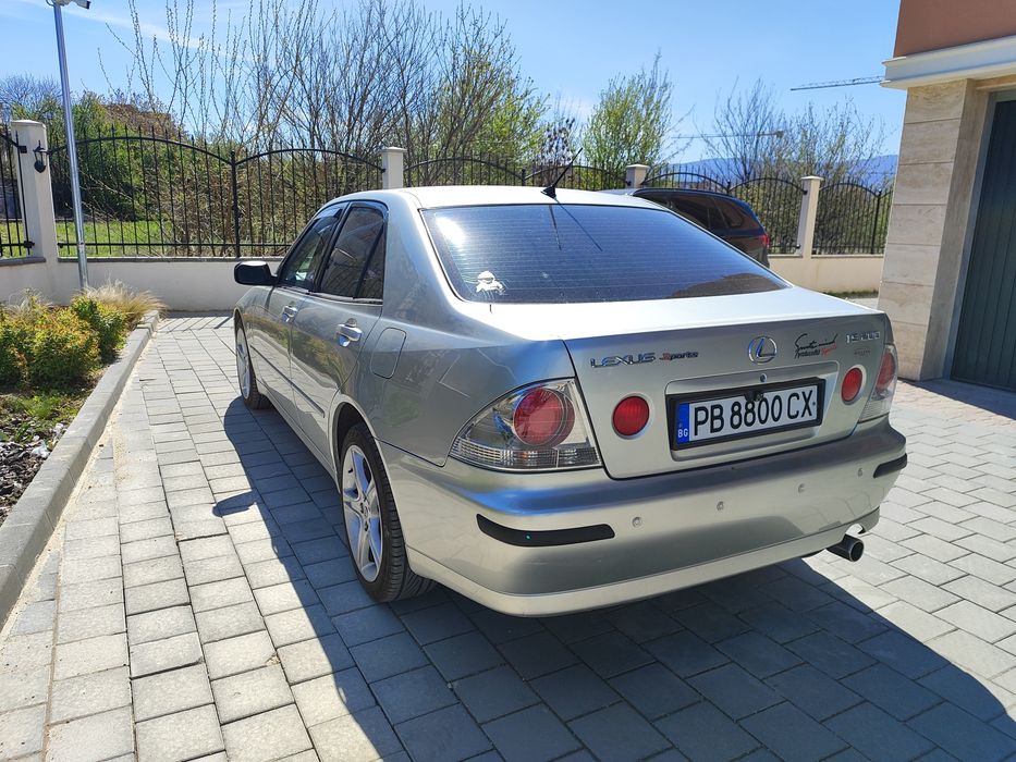 Lexus is 200 2001 с Газ