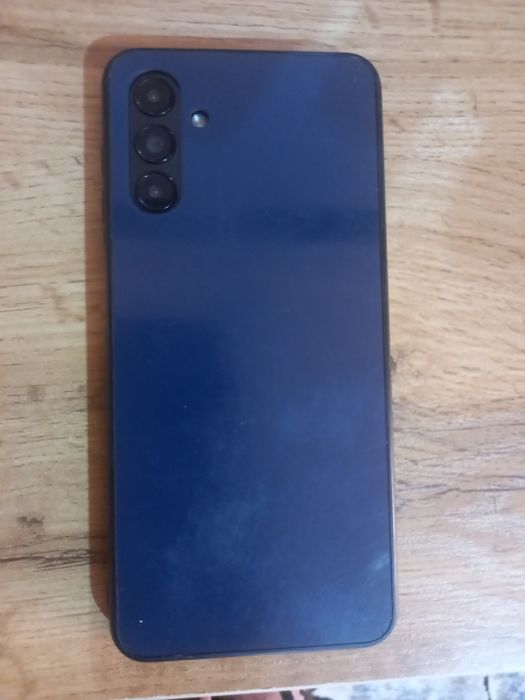 Galaxy A04s sotiladi.