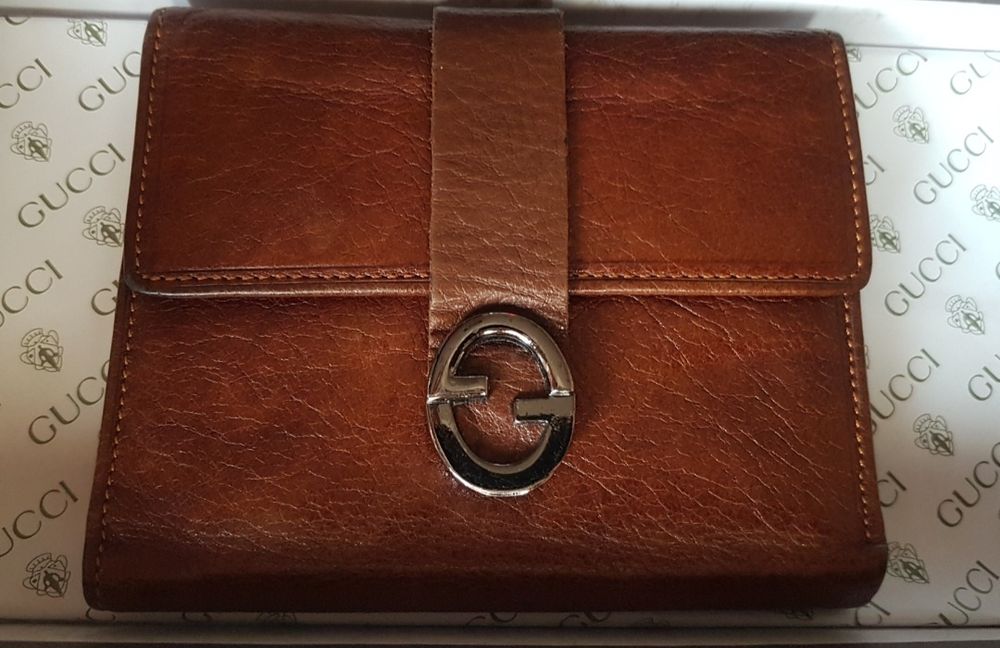 Gucci оригинален дамски/унисекс портфейл/портмоне ,естествена кожа