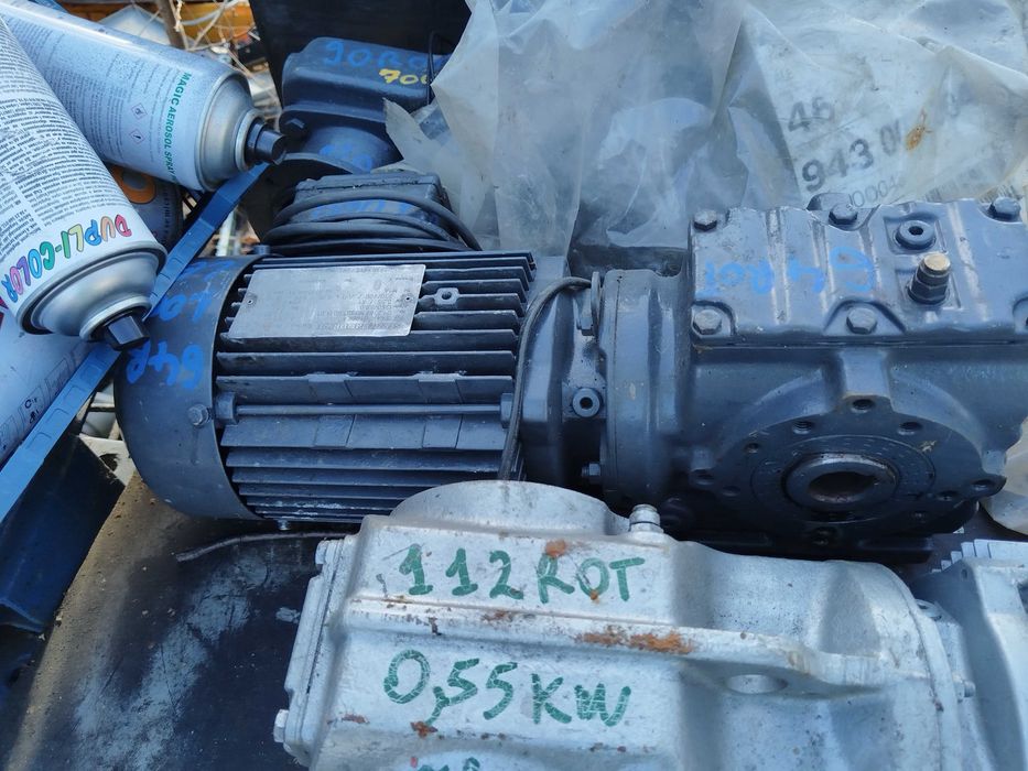 Reductor cu motor 112 rotații putere 0,55 kw