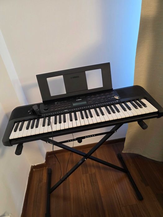 Pianina Yamaha electrica