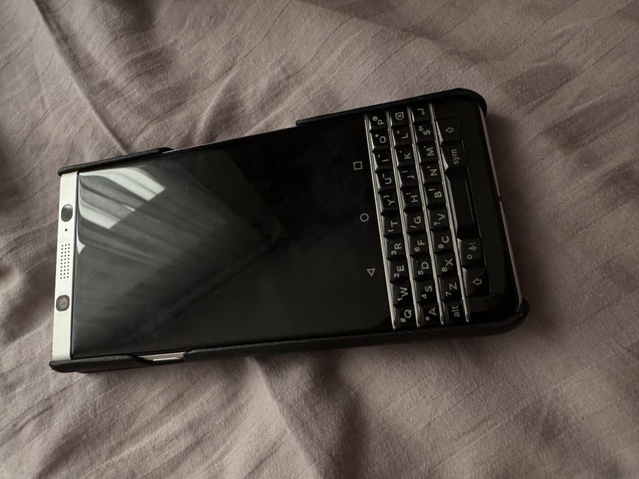 blackberry Keyone