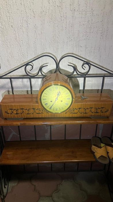 Продам каменные часы