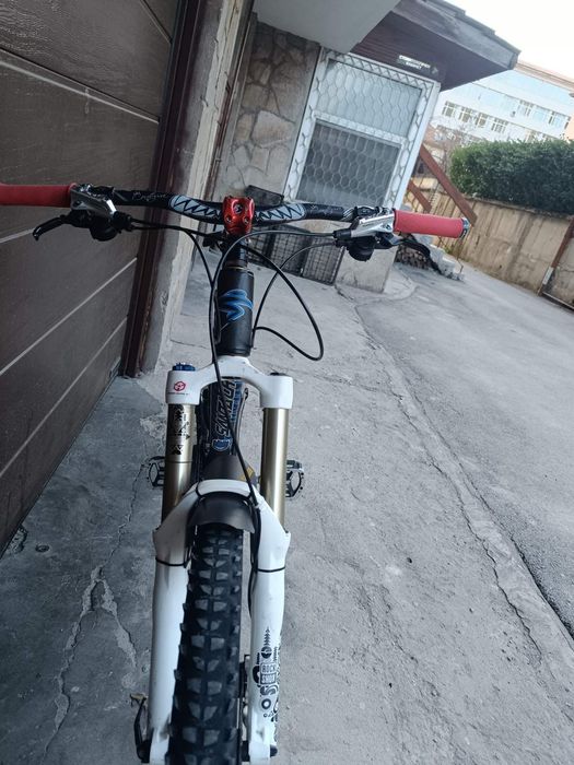 Santa Cruz nomad cc изцяло карбон