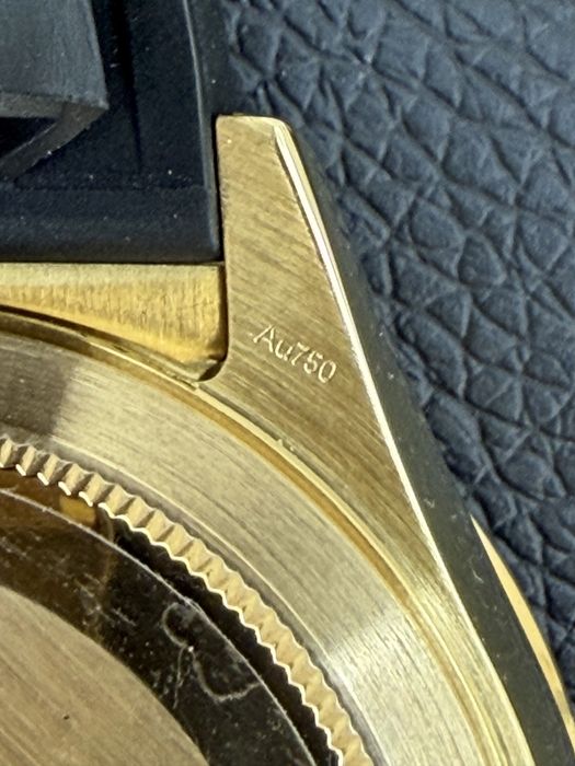 Rolex Sky-Dweller Rubber Gold 18k