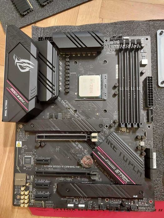 AMD Ryzen 7 5700X3D + Asus Rog StriX B550-F Gaming Wi-Fi II