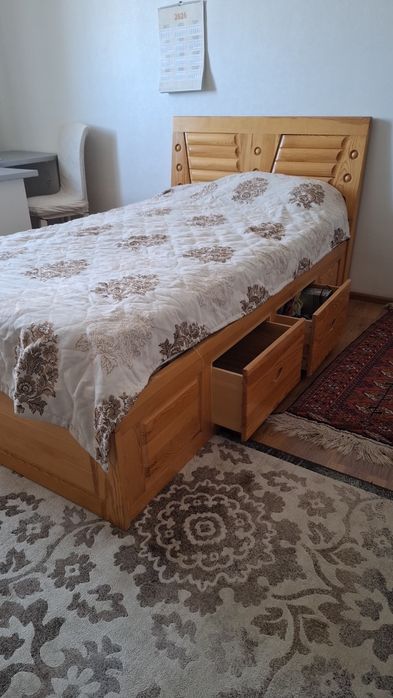 Продам кровать с матрасами