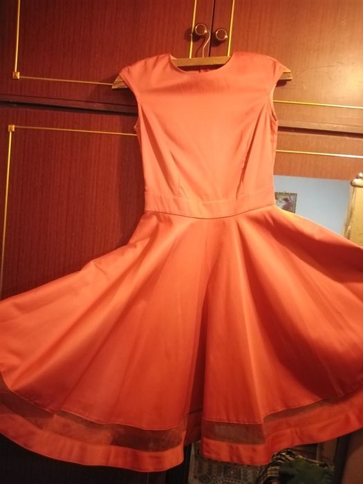 Платья sки 42-44 вечерние и коктейльные