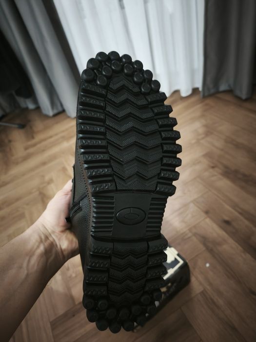 Продам Новые мужские ботинки