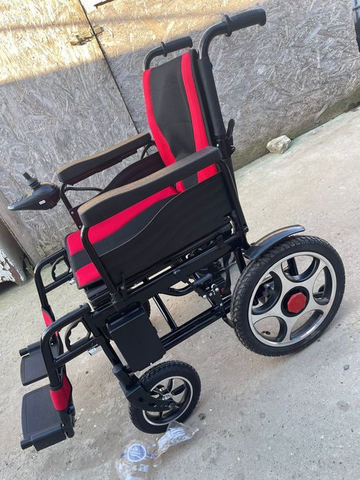 Vând cărucior medical  electric+ încărcător  nou ne folosit