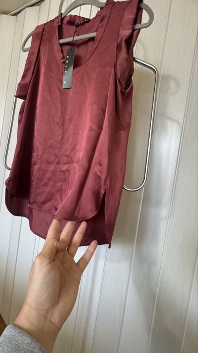 Sisley - дамски сатен топ