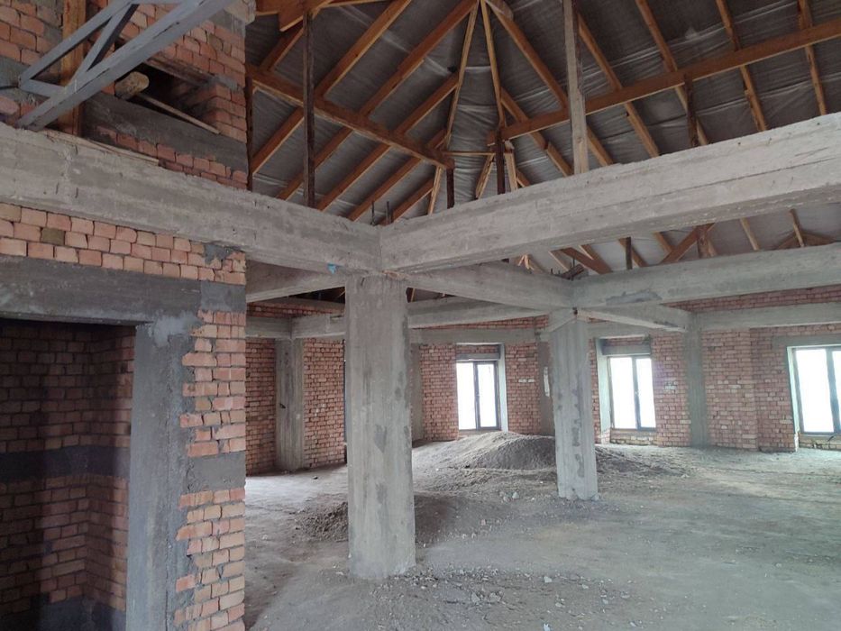 ЗДАНИЕ, ОФИС, ГОСтиница в Центре вдоль дороги Яккасарай