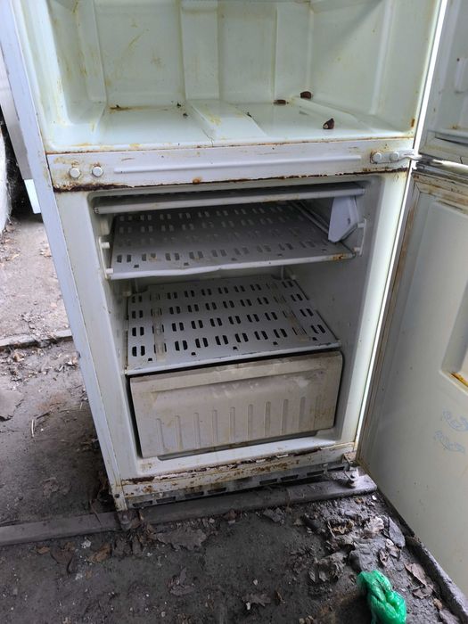 Холодильник Indesit