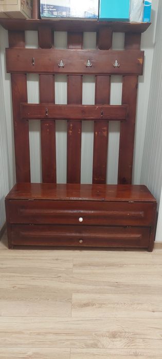 Вешалка в прихожую