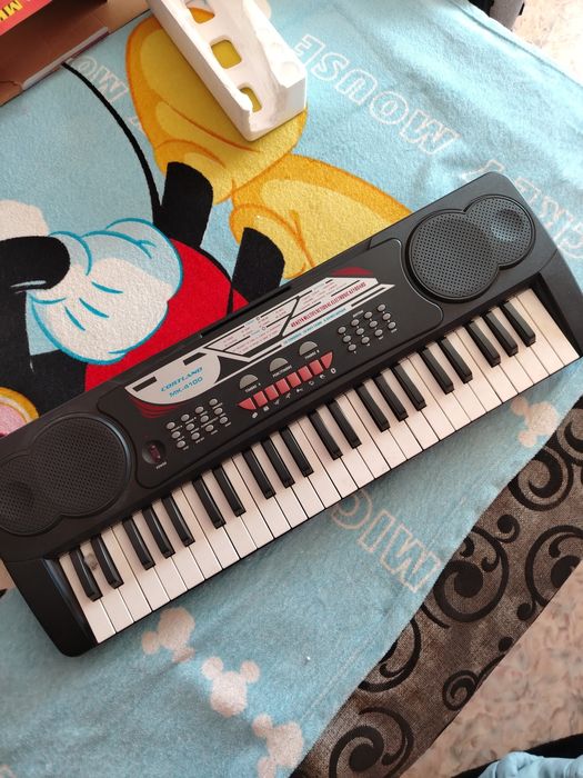 Продам синтезатор