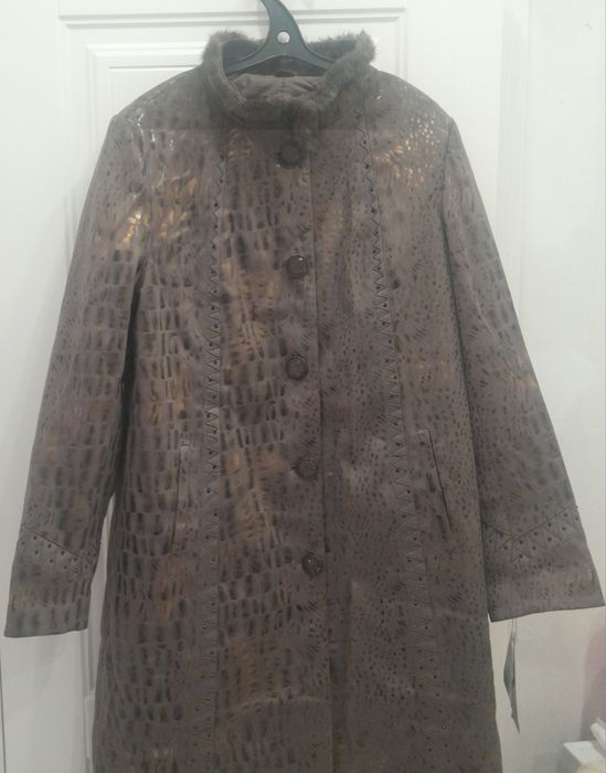 Продам новое пальто женское