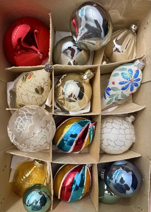 Globuri vechi pentru pomul de Craciun