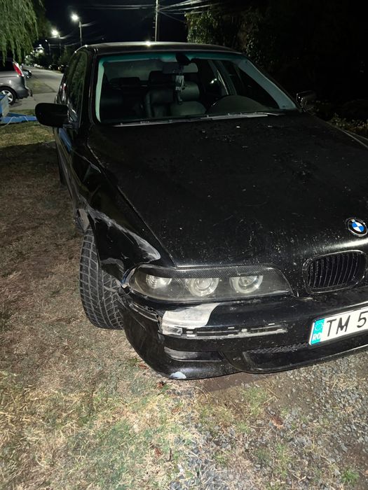 Pentru vânzare sau dezmembrez BMW 520 D.