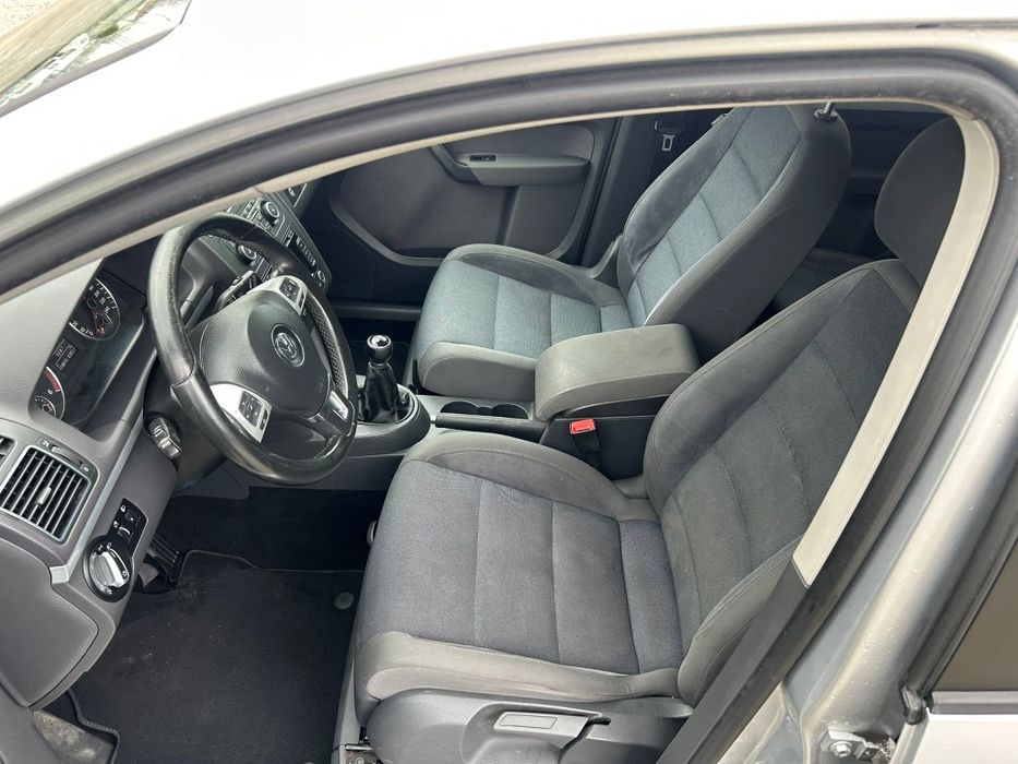 VW Touran, 2.0 TDI, 140 к.с, 2012 г