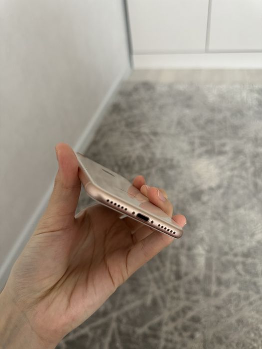 Айфон 8 64гб в отличном