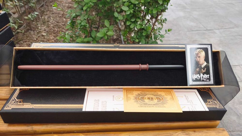 Магическа пръчка Хари Потър – колекционерски модели, 30–38 см, Wizarding World