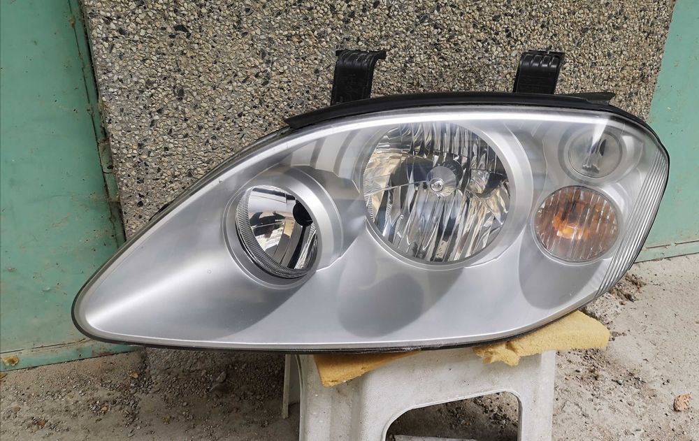 Оригинален фар Ssang Yong Rodius