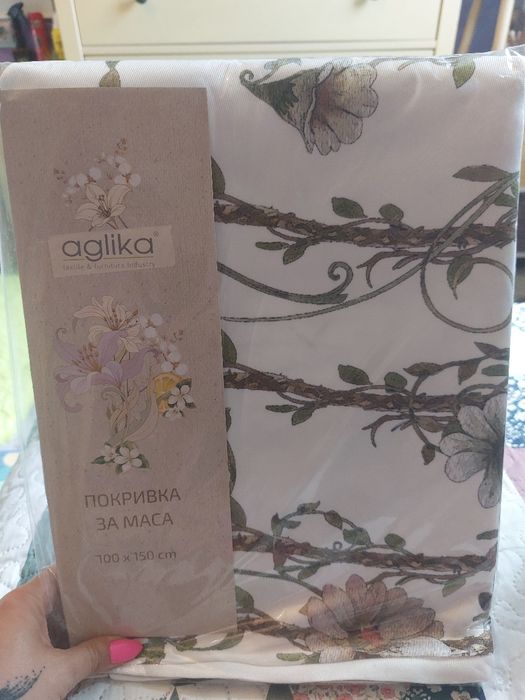 Покривка за маса и уред за чай .Нови