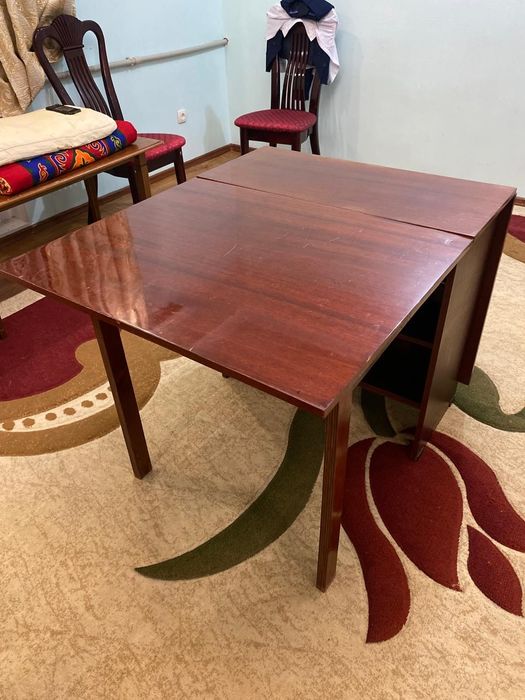 Продаётся раскладной стол