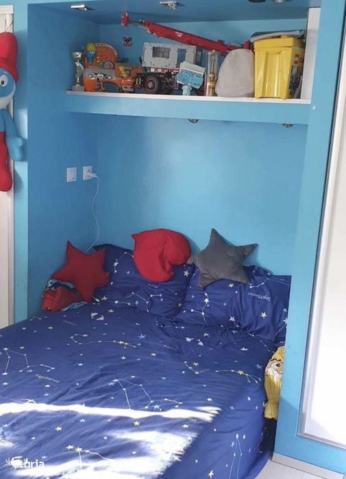 Apartament cu 3 camere,parcare,etaj intermediar,zona Stadionului