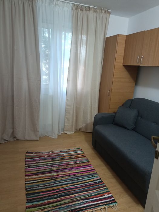 Vând apartament zona Brotăcei