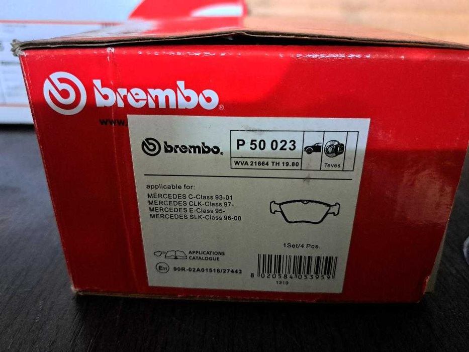 Vand set complet BREMBO XTRA  de discuri si placute fata noi, in cutie, pentru Mercedes SLK (r17), C-Class (W202), CLK (c208), E Class (w210)