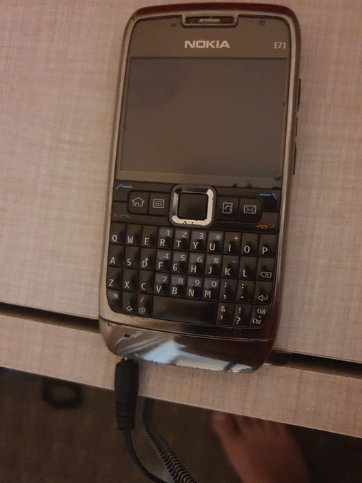 Schimb nokia E71 cu E50
