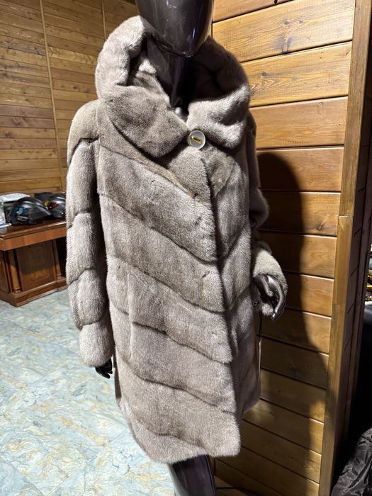 Продам Шубу норковую новую