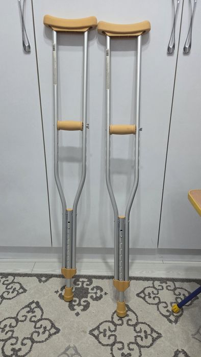 Костыли б/у, почти новые