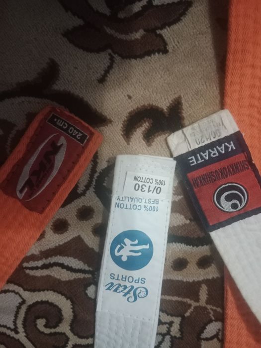 Продам кимоно для каратэ.