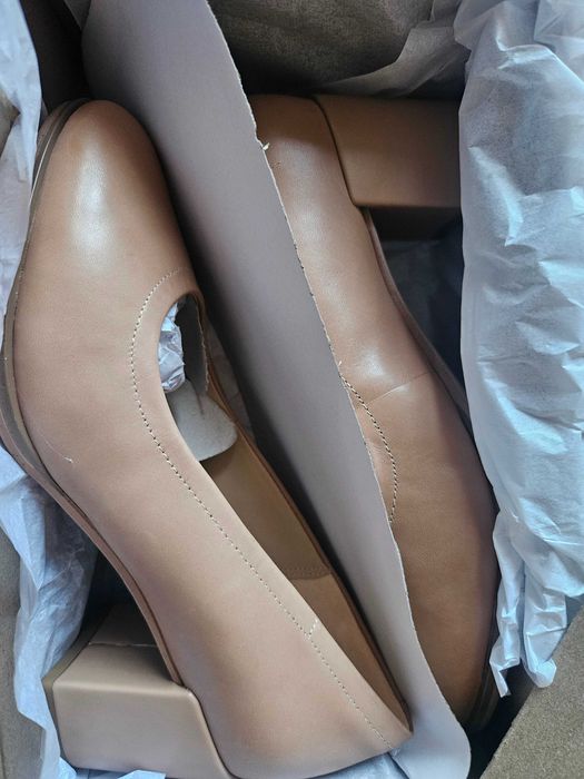 Обувки на ток CLARKS