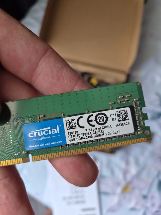 Memorie ram dd4 4gb 2400Mhz cl17