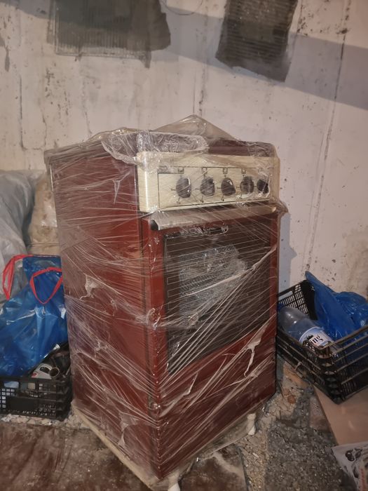 Vând aragaz clasic 4 ochiuri cuptor gaz stare foarte bună
