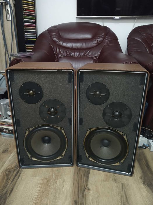 Boxe Grundig Box 706 M - cap de serie