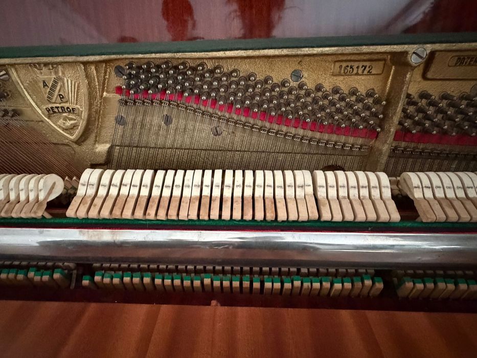 Pianina Verticala Petrof